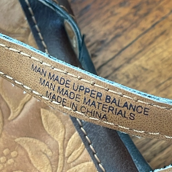 B.O.C. Born Strappy brown flat sandals size 10 huaraches thongs - Picture 13 of 13